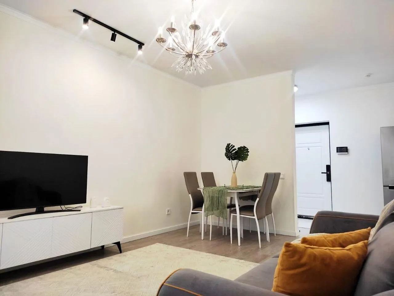 Qonaq Apartments 4You 191 Almaty